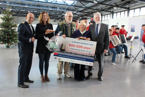 Kreuzfahrt-Gäste in Hamburg