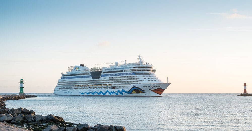 AIDAdiva in Warnemünde